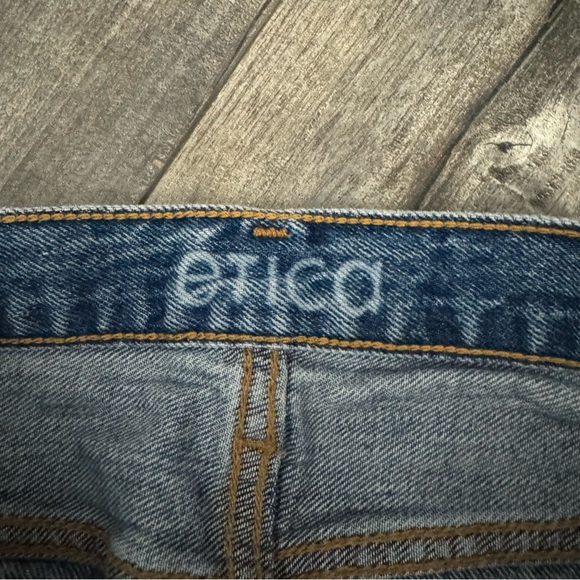 LIKE NEW Etica Sasha Modern Flare Jeans, Size 26 - Picture 7 of 12